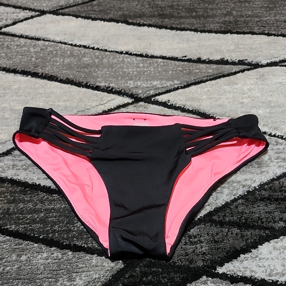 VS PINK 2018 STRAPPY METAL LOGO PATCH BIKINI SWIMSUIT BOTTOM